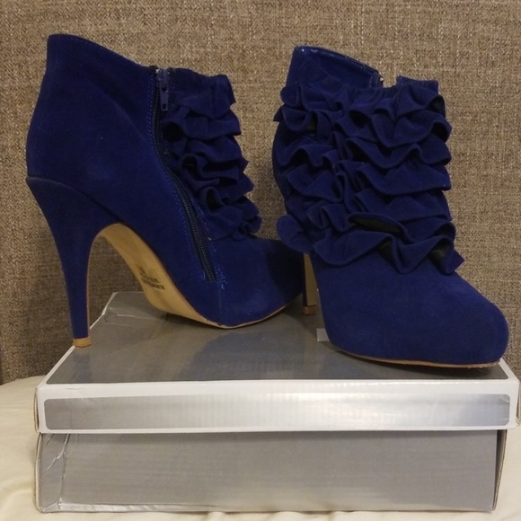 Booties - Picture 4 of 4